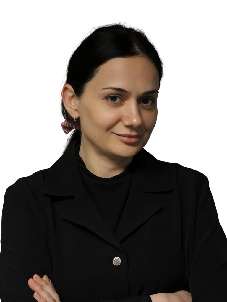 Elena headshot.png